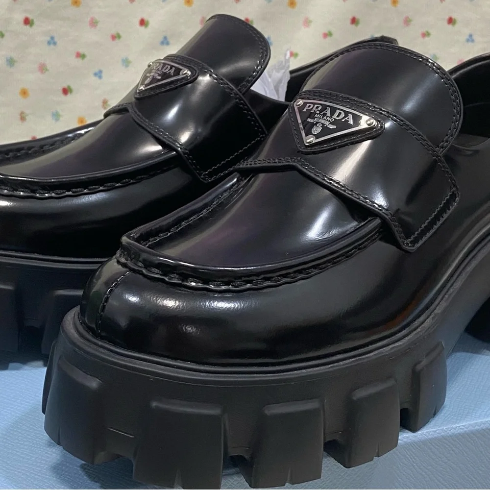 Prada Women’s Black Loafers - Picture 6 of 6